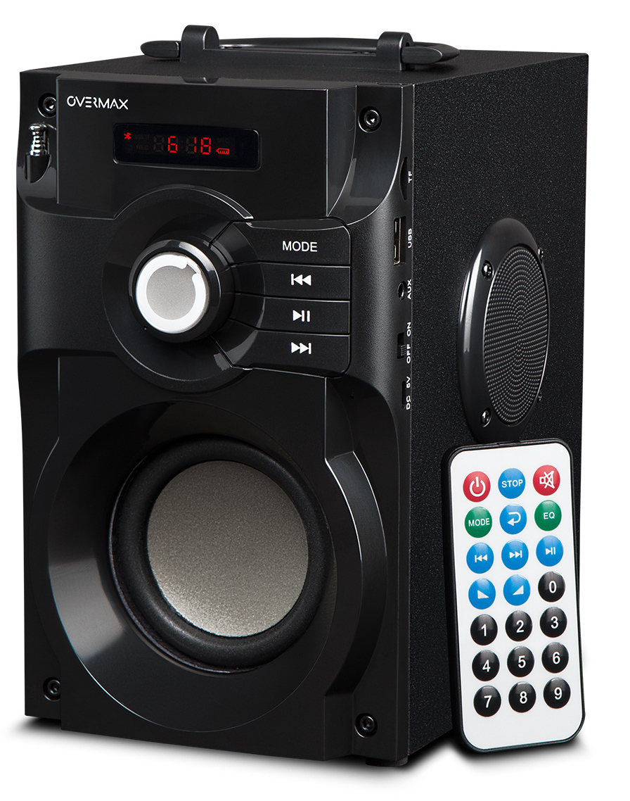 Czarny głośnik z pilotem. Ma przyciski do trybu, odtwarzania, pauzy i regulacji głośności. Wyświetlacz pokazuje cyfry.