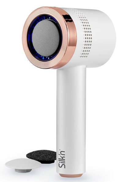 Biały elektryczny pilnik do stóp ze złotymi akcentami i trzema wymiennymi głowicami ściernymi.