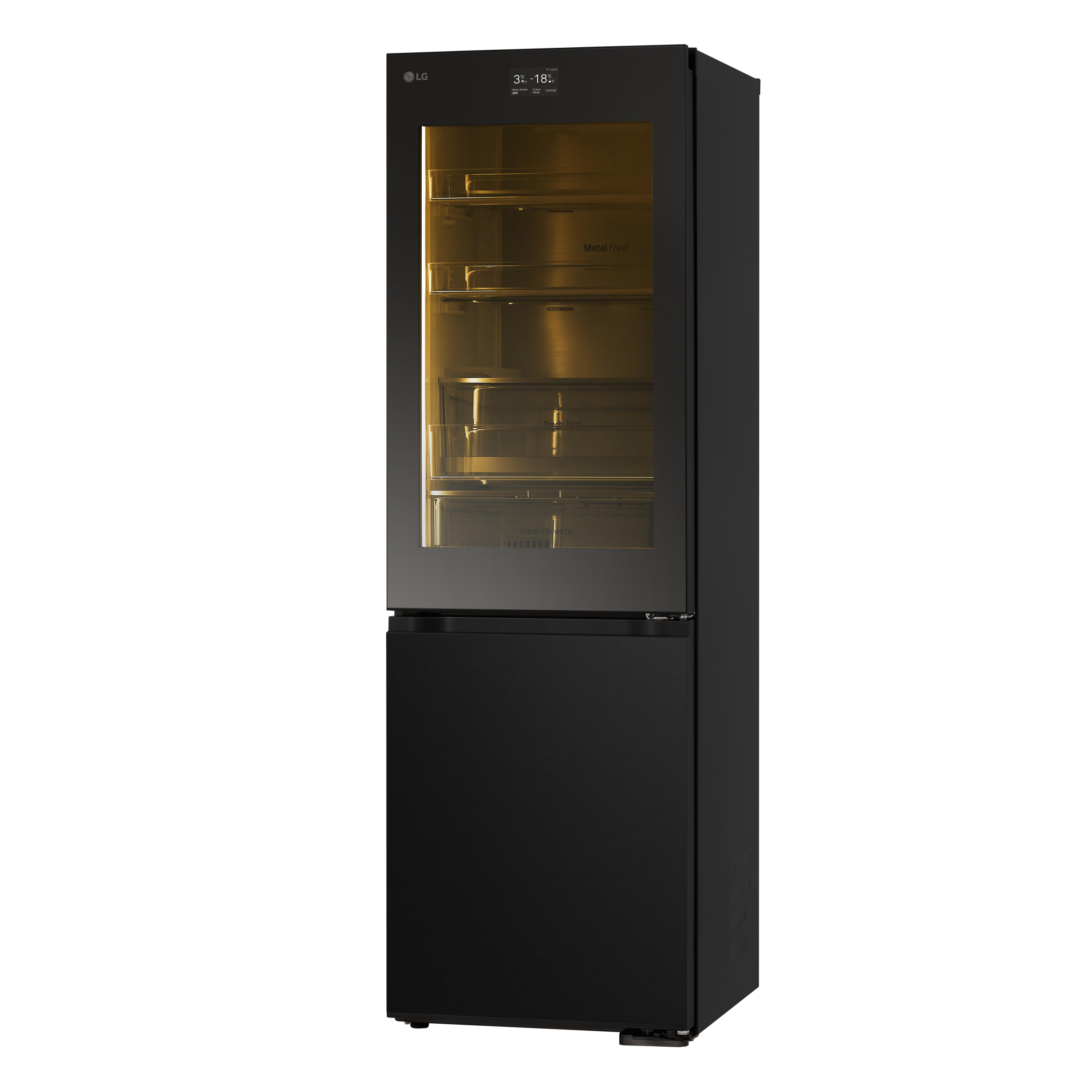 Schwarzer LG Kühlschrank mit transparenter Tür, zeigt Innenregale.