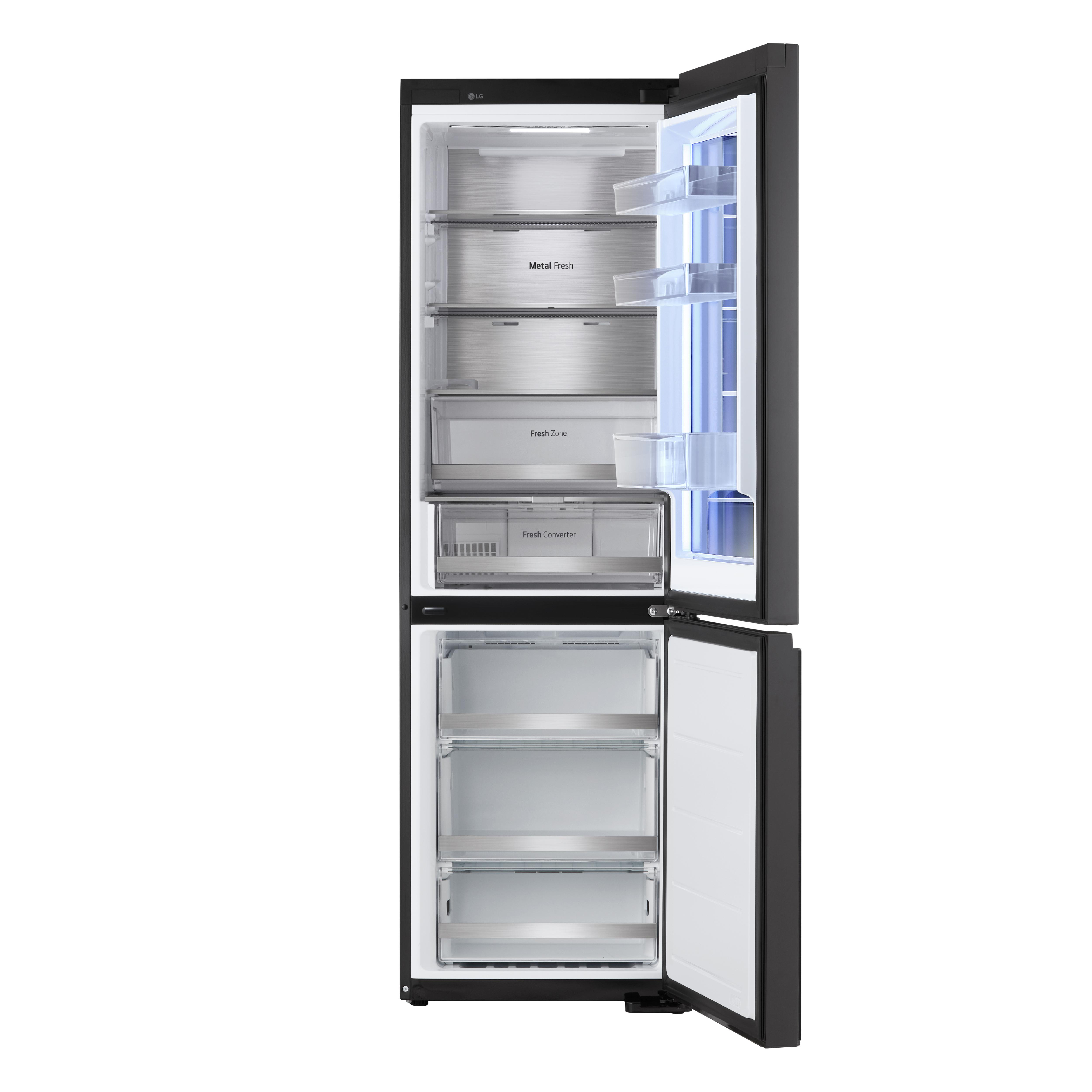 Ein schwarzer LG Kühlschrank, offen, mit sichtbaren Inneneinlegeböden und Schubladen.