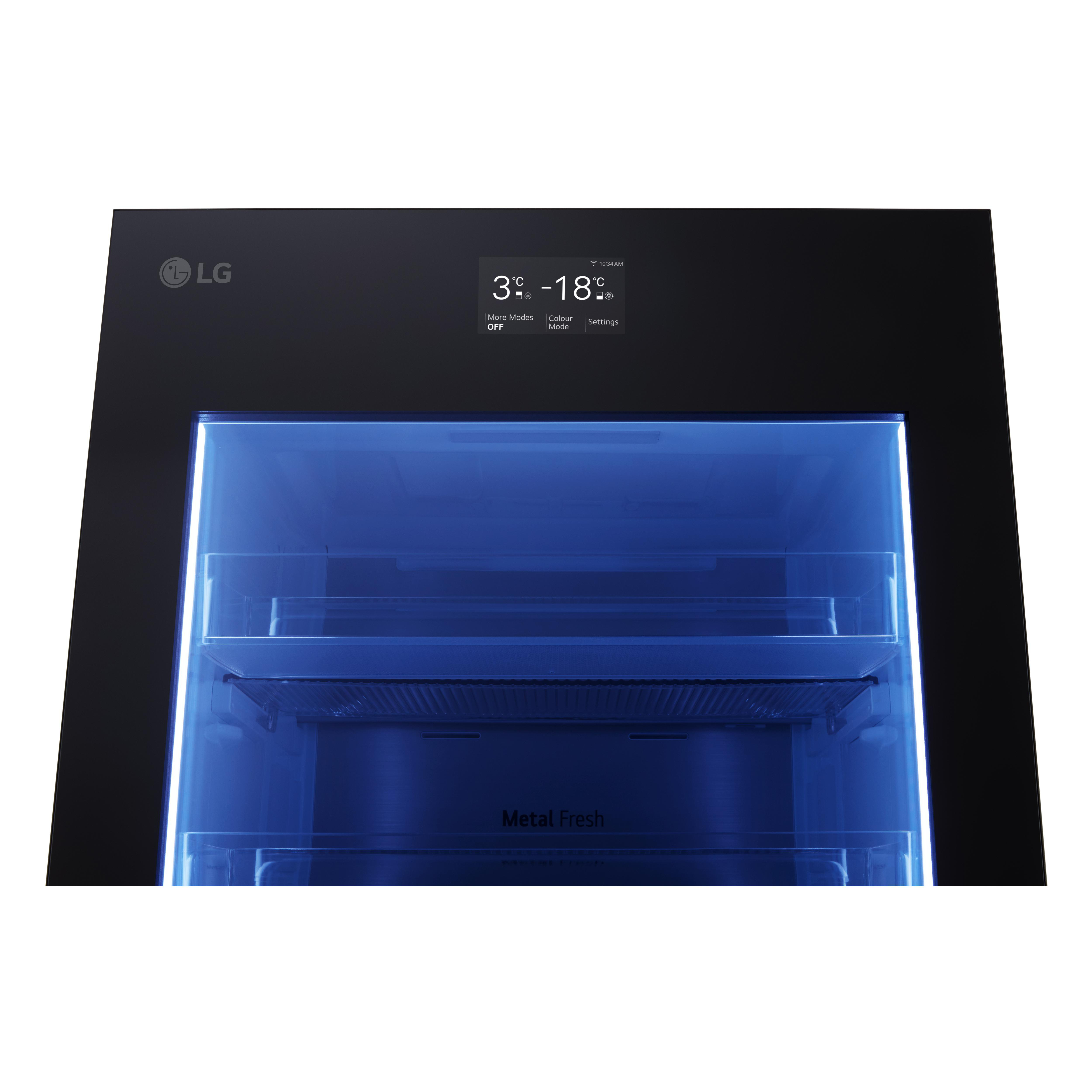 LG Kühlschrank-Anzeige. Zeigt Temperatureinstellungen. Blaue Innenbeleuchtung, schwarzer Hintergrund.