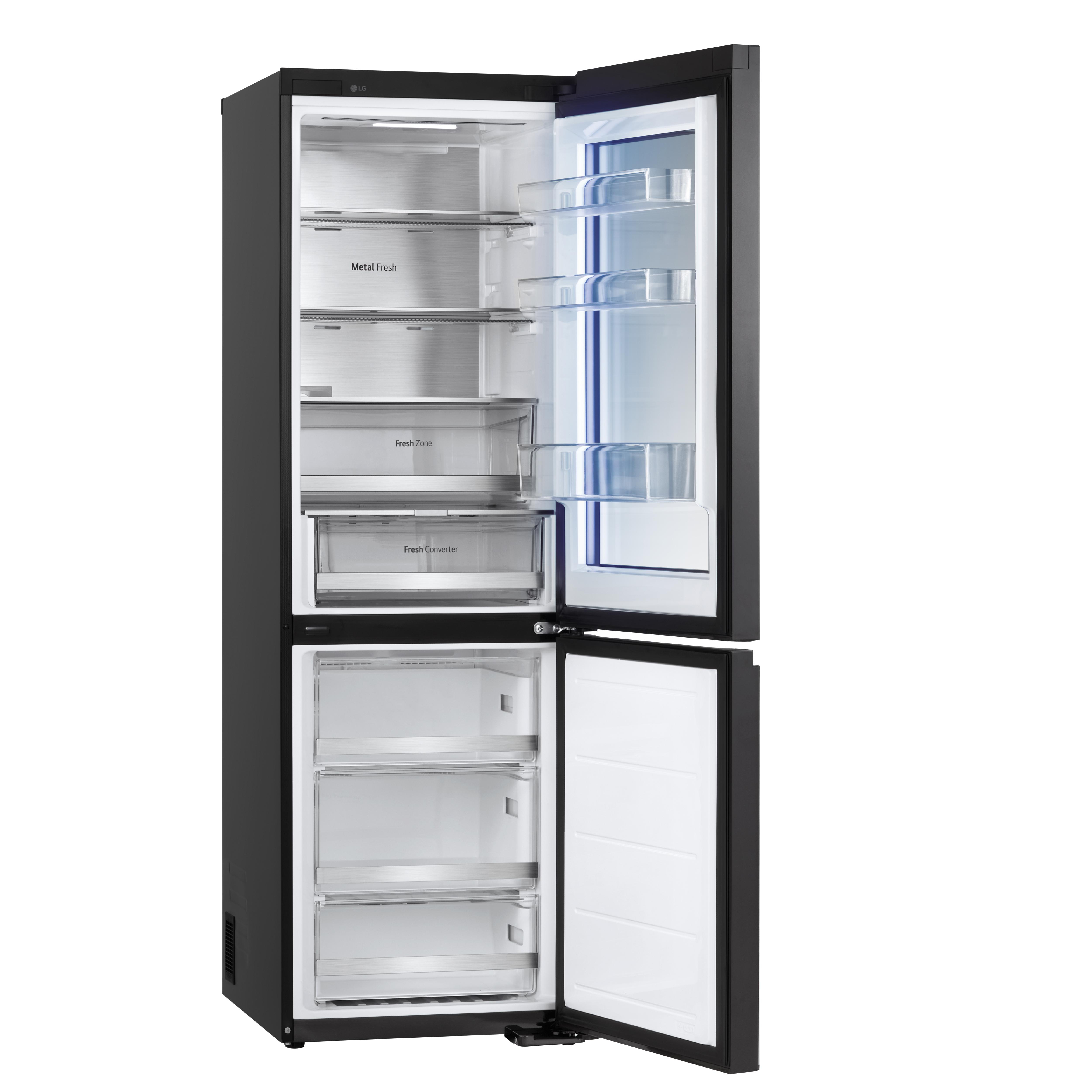 Ein schwarzer Kühlschrank, geöffnet mit seinen Türen. Im Inneren befinden sich Regale, Schubladen und eine frische Metallzone.