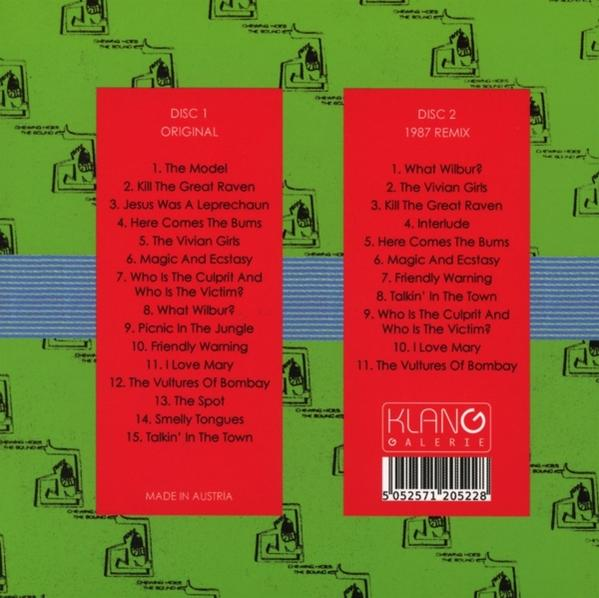 Rückseite einer CD-Hülle mit zwei roten Tracklisten auf grünem Hintergrund mit Mustern.