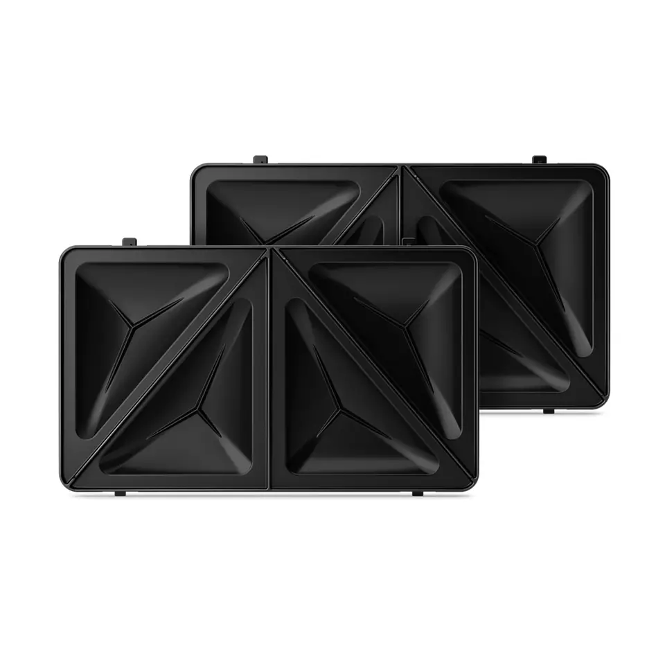 Zwei schwarze Sandwichmaker offen. Die Innenflächen haben ein Dreieck-Design.