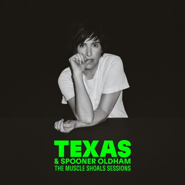 Albumcover: Frau, schwarzer Hintergrund, grüner Text - TEXAS & Spooner Oldham, The Muscle Shoals Sessions.