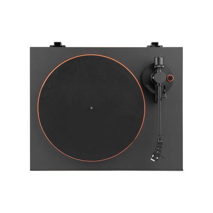 Tocadiscos, vista superior, negro con anillo naranja.