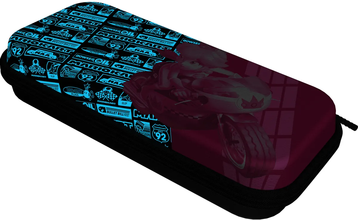 Trousse Mario Kart. Comprend le logo Mario Kart et Peach sur une moto.