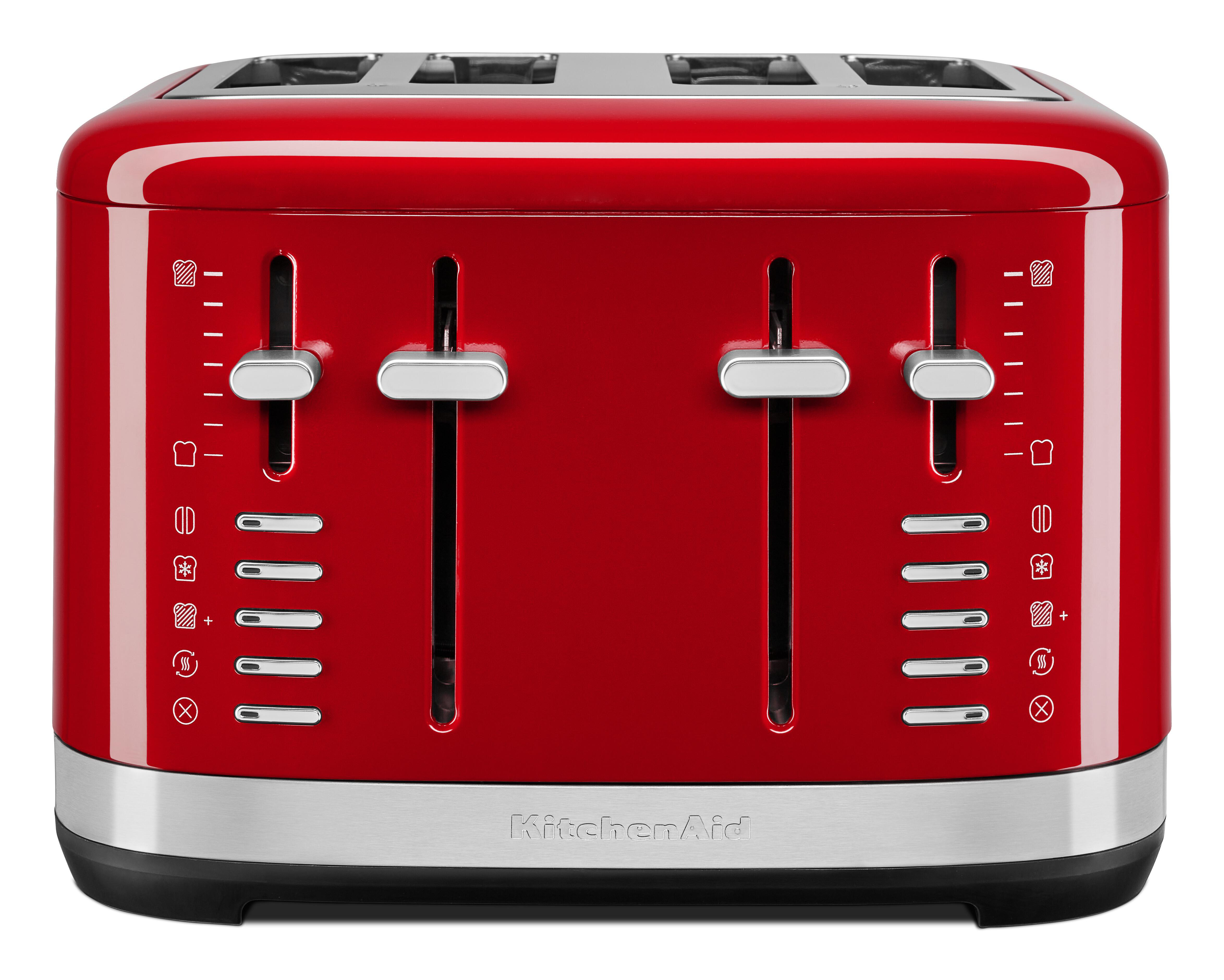 Ein roter KitchenAid Vier-Scheiben-Toaster auf weißem Hintergrund, isoliert.