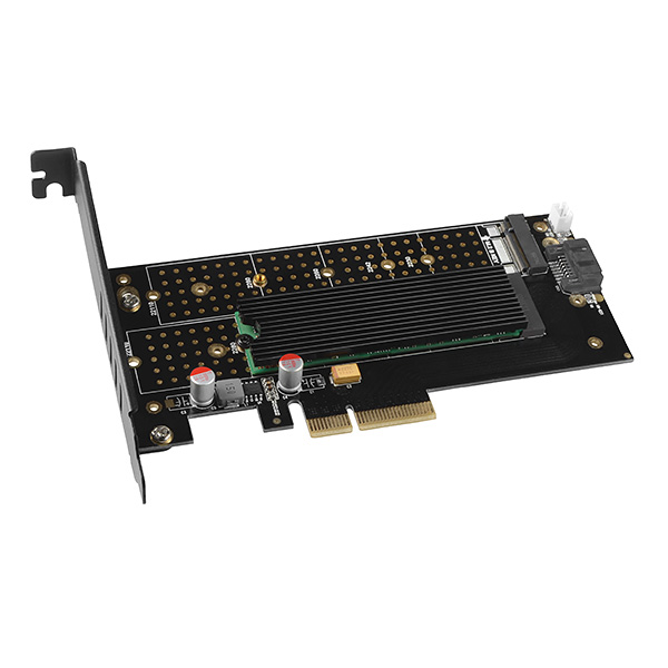Fekete M.2 SSD adapterkártya hűtőbordával és fekete tartóval, arany csatlakozókkal.