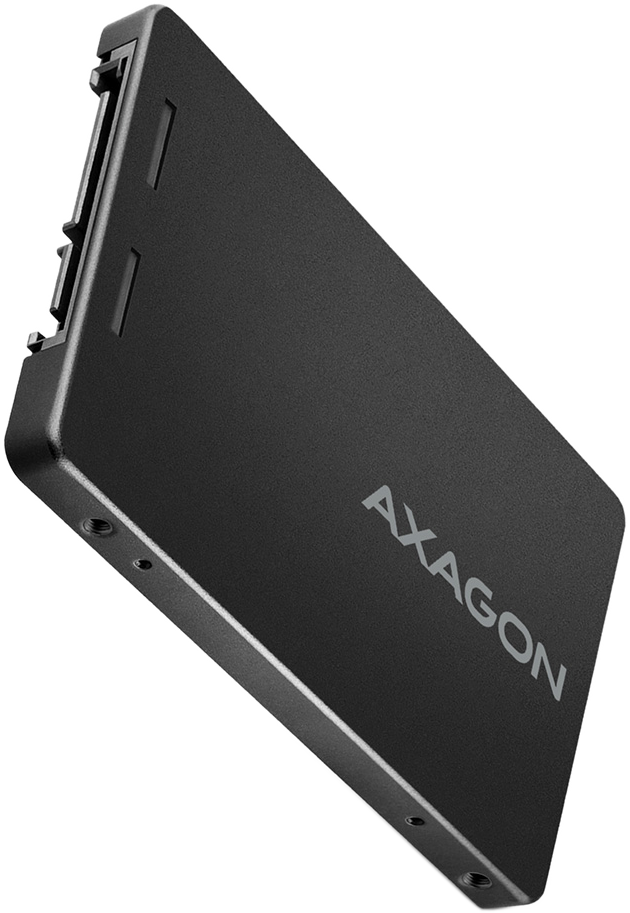 Fekete Axagon SSD. Szögletes nézet, a márkajelzéssel és csavarokkal.