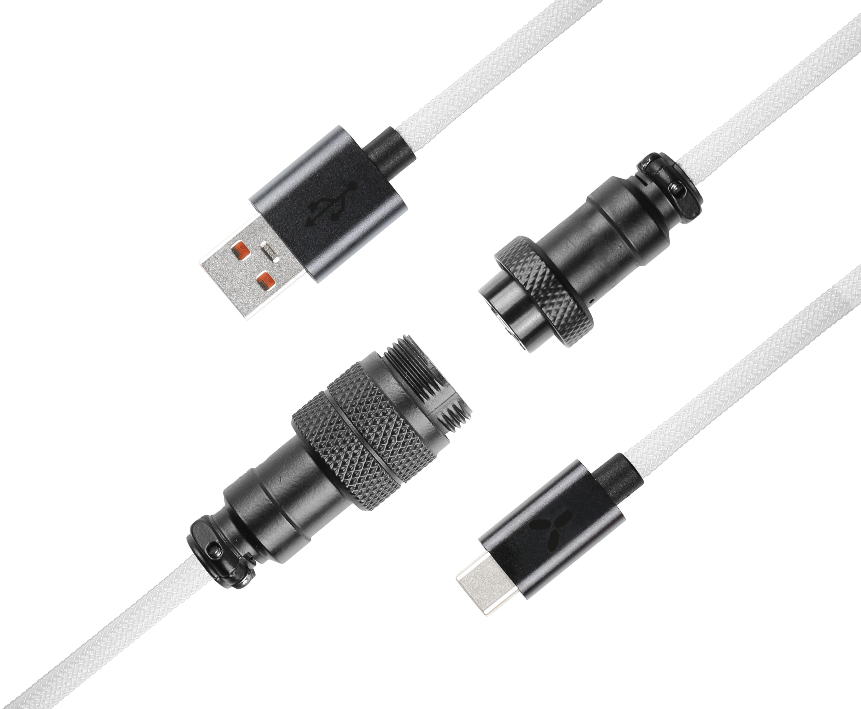 Weißes Kabel mit USB- und USB-C-Anschlüssen und einem separaten Stecker.