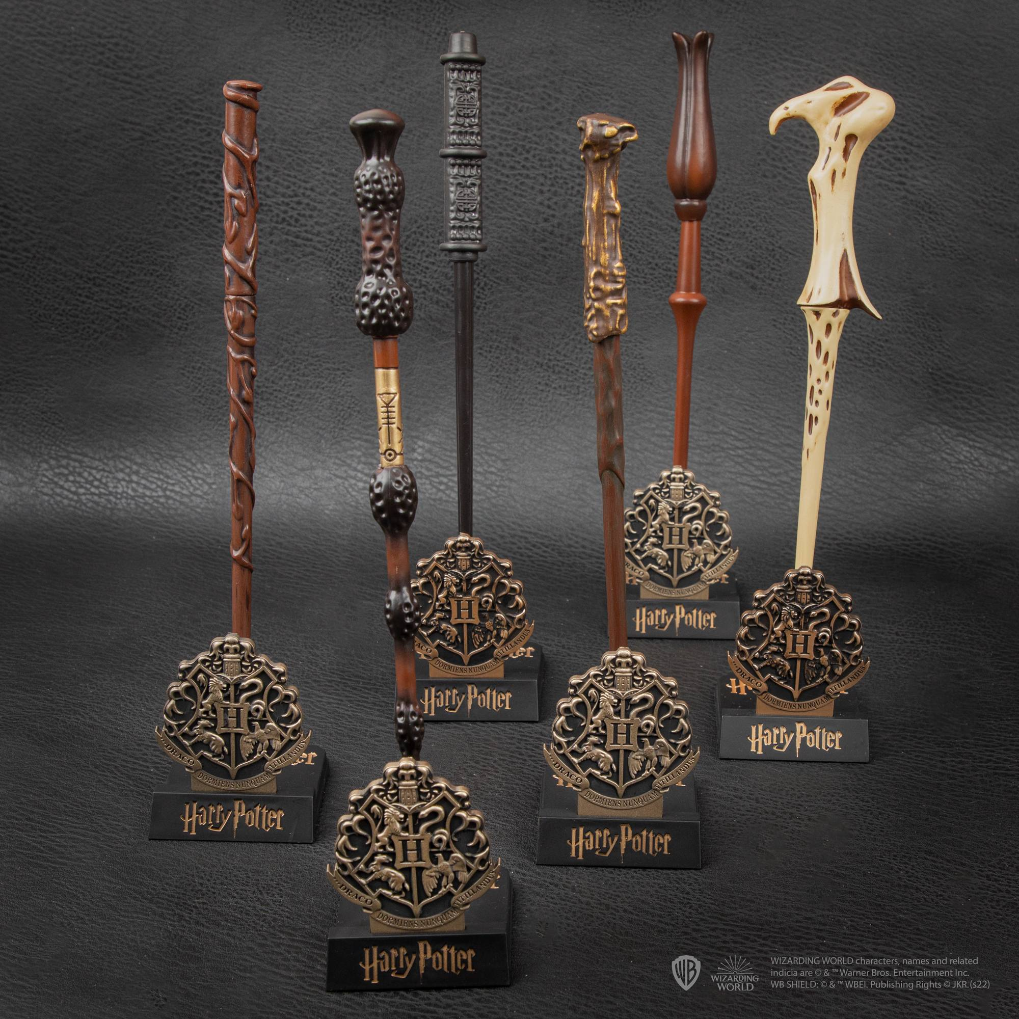 Baguettes Harry Potter exposées.