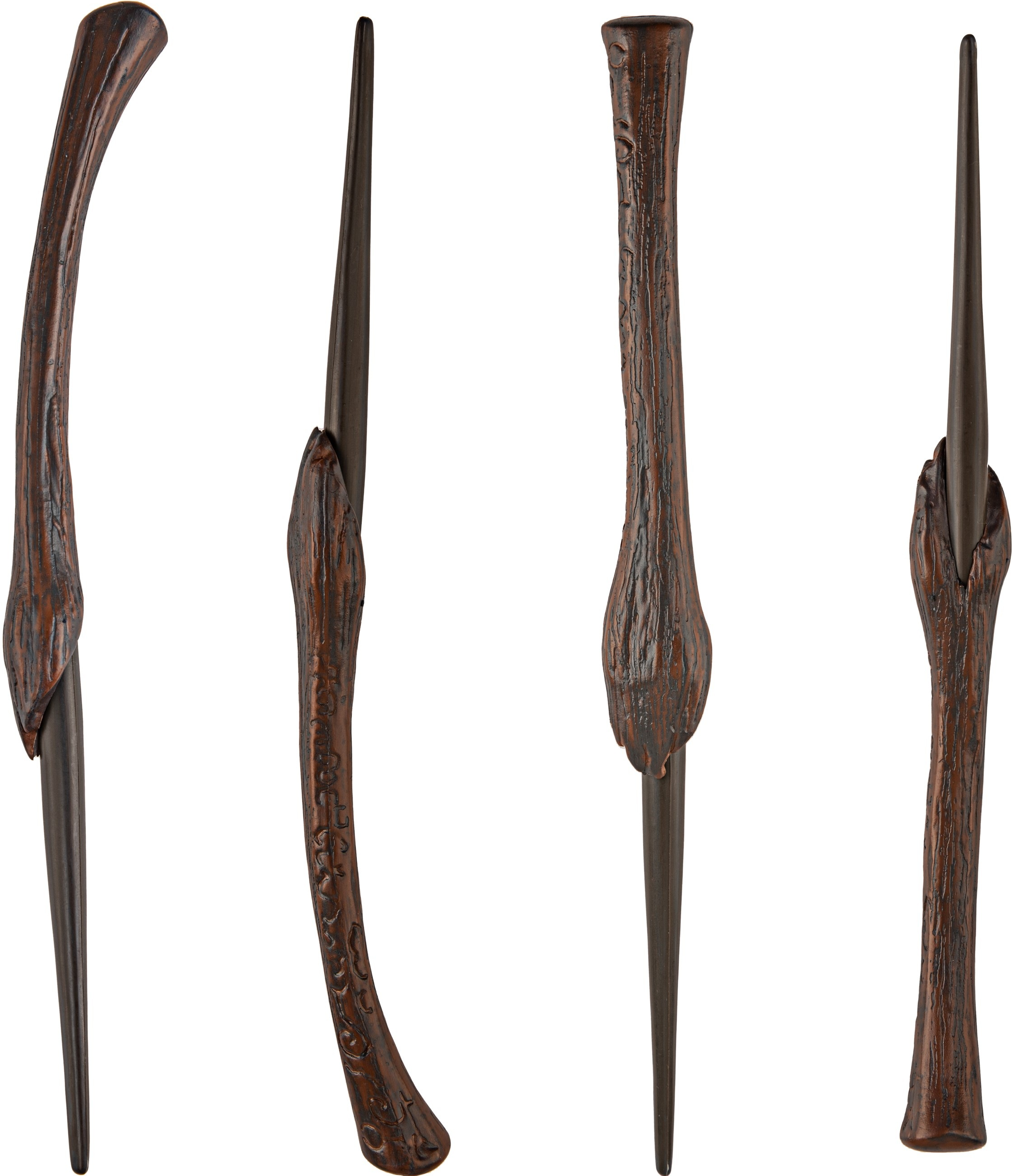 Quatre baguettes. Elles sont marron avec des designs uniques et détaillés. Le fond est blanc.