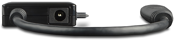 Fekete adapter kábellel, töltőporttal és dugóval.