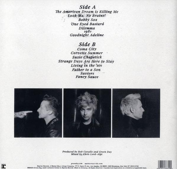 Rückseite des Albums mit Titelliste und Fotos einer Band auf weißem Hintergrund.