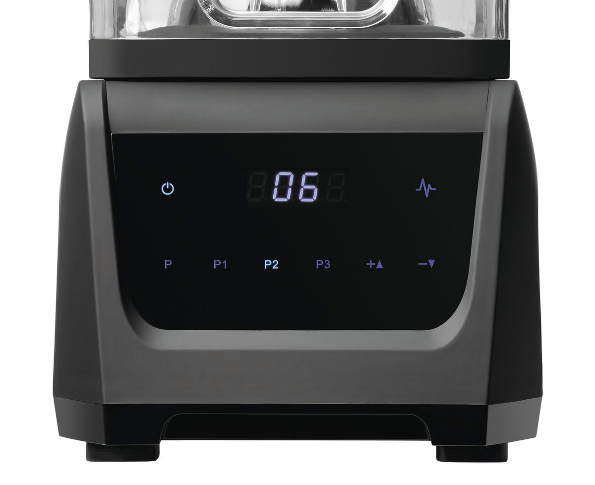 Nahaufnahme eines Mixer-Bedienfelds. Es zeigt einen digitalen Timer, Strom- und Geschwindigkeitseinstellungen. Das Gerät ist schwarz und grau.