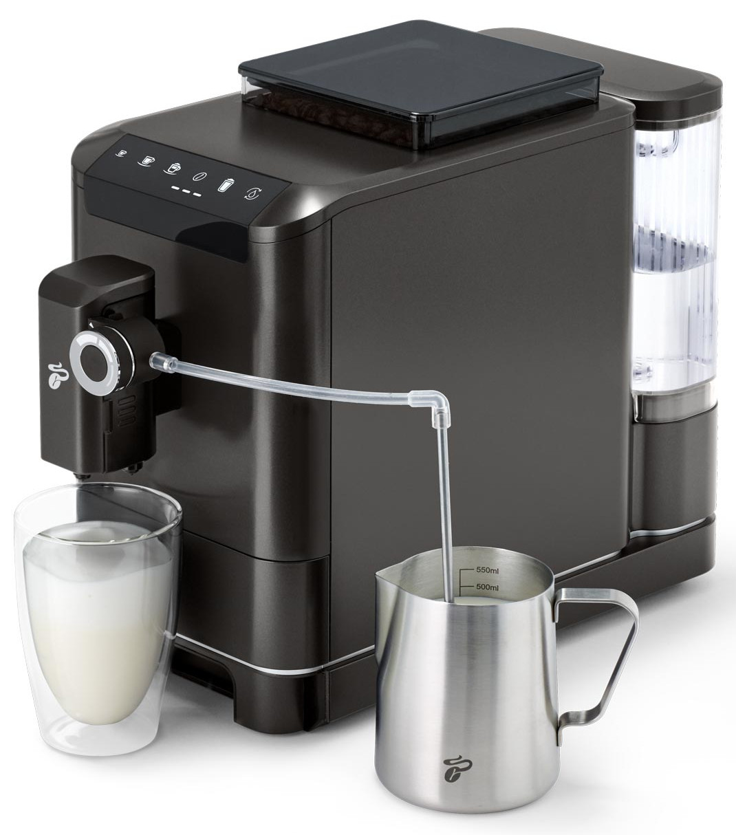 Ciemnoszara ekspres do kawy z systemem spieniania mleka, szklanką mleka i stalowym dzbankiem.