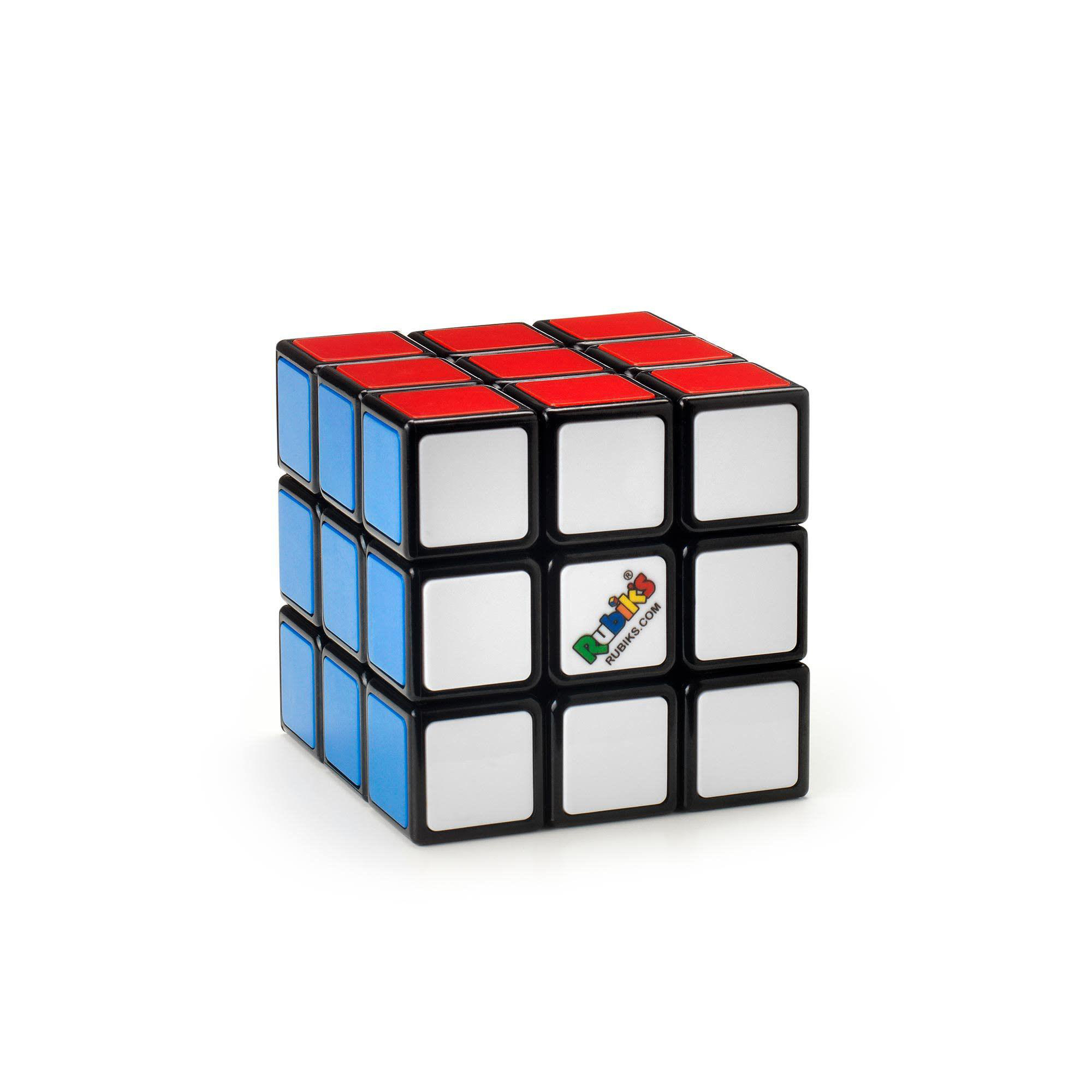 Ein Rubik's Cube mit roten, blauen, weißen und schwarzen Quadraten. Das Rubik's-Logo befindet sich auf dem weißen Mittelquadrat.