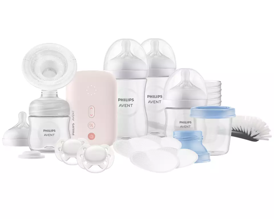 Philips Avent bébi cumisüvegek, mellszívó, cumik és kiegészítők fehér háttéren.