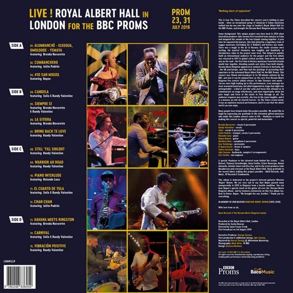 Rückseite eines Live-Musikalbums mit mehreren Musikern und einer Titelliste.
