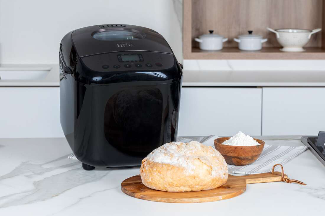 BLACK+DECKER BXBM600E kenyérsütő, fekete