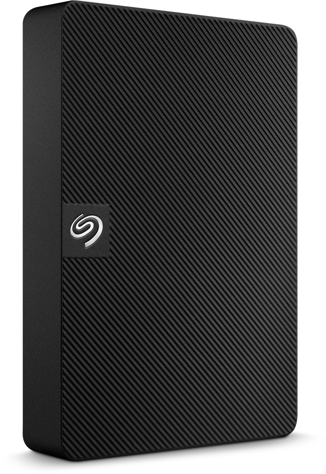 Schwarze externe Festplatte von Seagate mit diagonalen Linien auf der Vorderseite, weißem Logo und schwarzem Hintergrund.