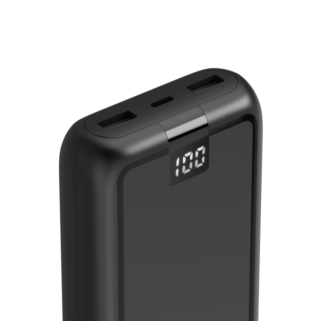 Eine schwarze Powerbank hat zwei USB-Anschlüsse und eine Digitalanzeige mit 100%. Es hat eine abgerundete Kante.