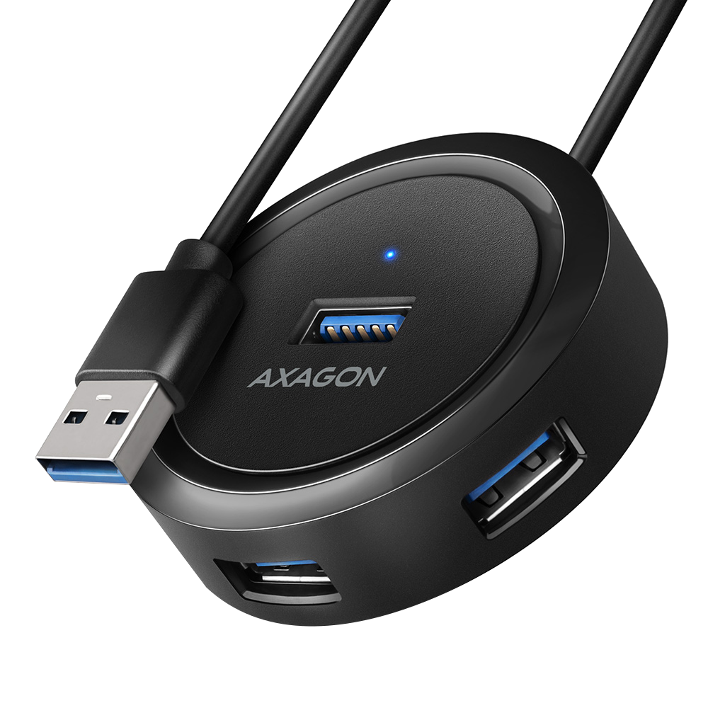 Fekete USB hub négy porttal. USB csatlakozóval ellátott kábel csatlakozik. Az Axagon a márkanév.