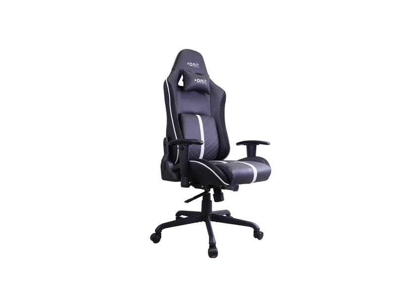 Una sedia da gaming nera e bianca. Ha uno schienale alto, un poggiatesta, braccioli e una base a cinque stelle con ruote. La parola "onit" è visibile.