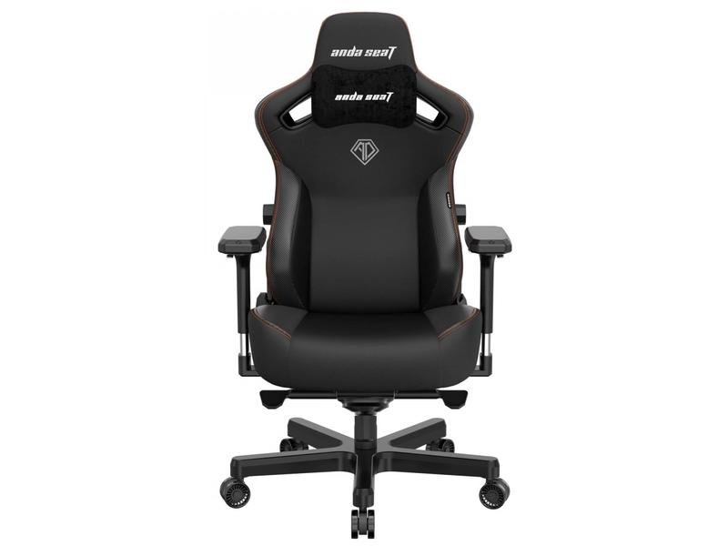 Sedia da gaming nera con dettagli rossi e logo, sfondo bianco.