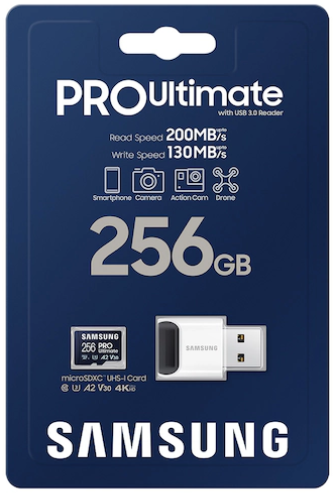 Niebiesko-białe opakowanie karty pamięci Samsung PRO Ultimate z czytnikiem USB.