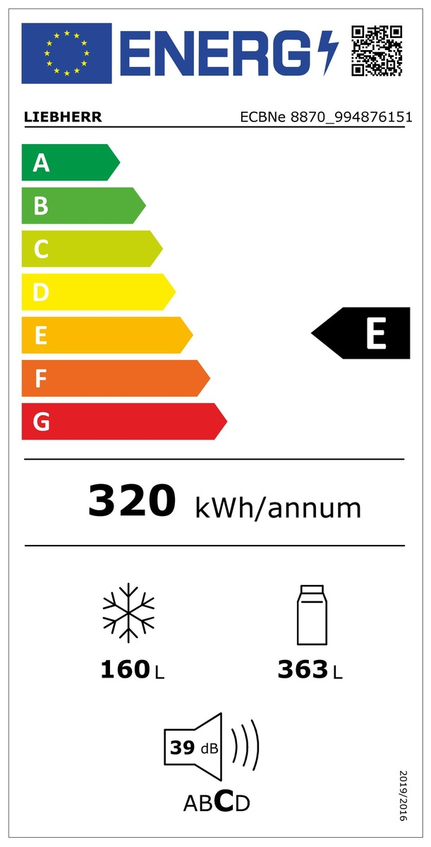 Energia címke egy LIEBHERR hűtőszekrényhez. E hatékonysági osztályt mutat. Van rajta térfogat és hang ikonok.