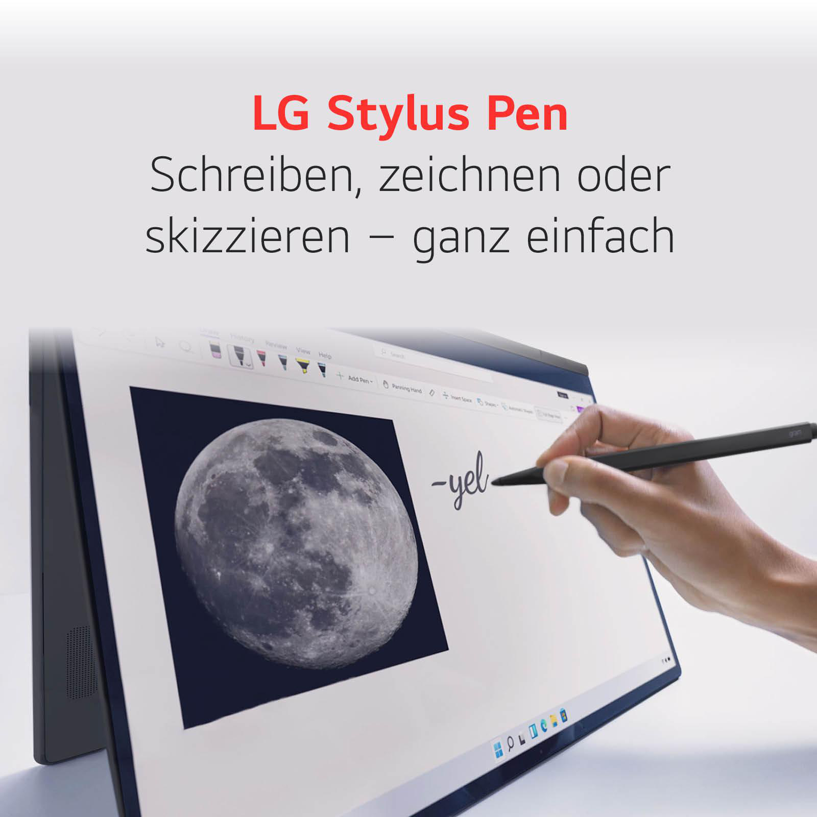 Eine Person schreibt mit einem Stift auf einem Tablet, das ein Mondbild anzeigt.