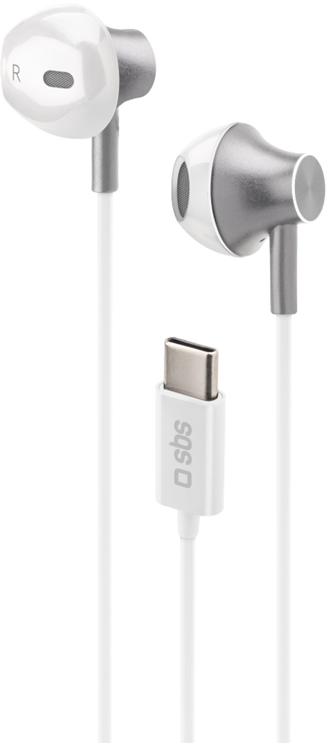 Białe słuchawki z srebrnym akcentem i kablem USB-C, podłączone do białego złącza z logo 'sbs'.