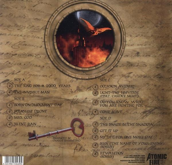 Album borító fekete ruhás személlyel és szöveggel.
