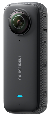 Czarna kamera Insta360 X3. To długie, prostokątne urządzenie z obiektywem i niebieskim światłem.