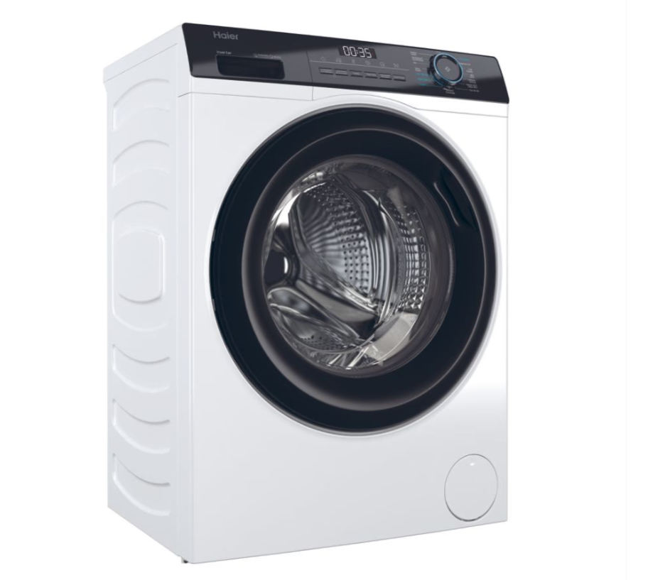 Weiße Haier Waschmaschine, Vorderansicht, isoliert auf Weiß. Schwarzes Bedienfeld und Tür.