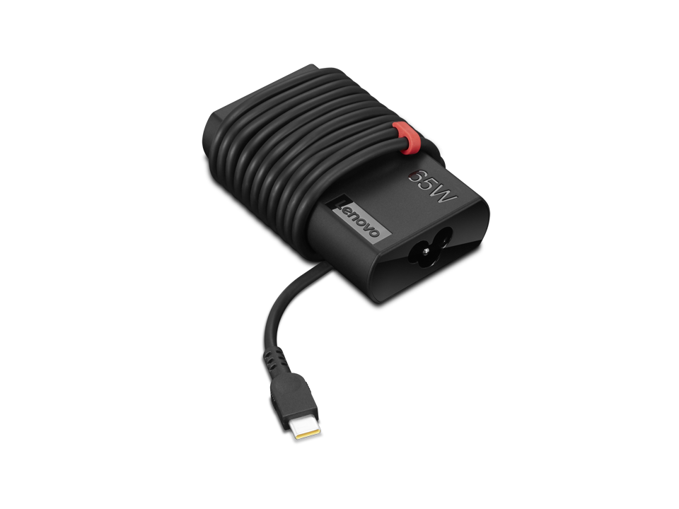 Kablolu siyah bir Lenovo 55W güç adaptörü. Kabloyu saran kırmızı bir bant.