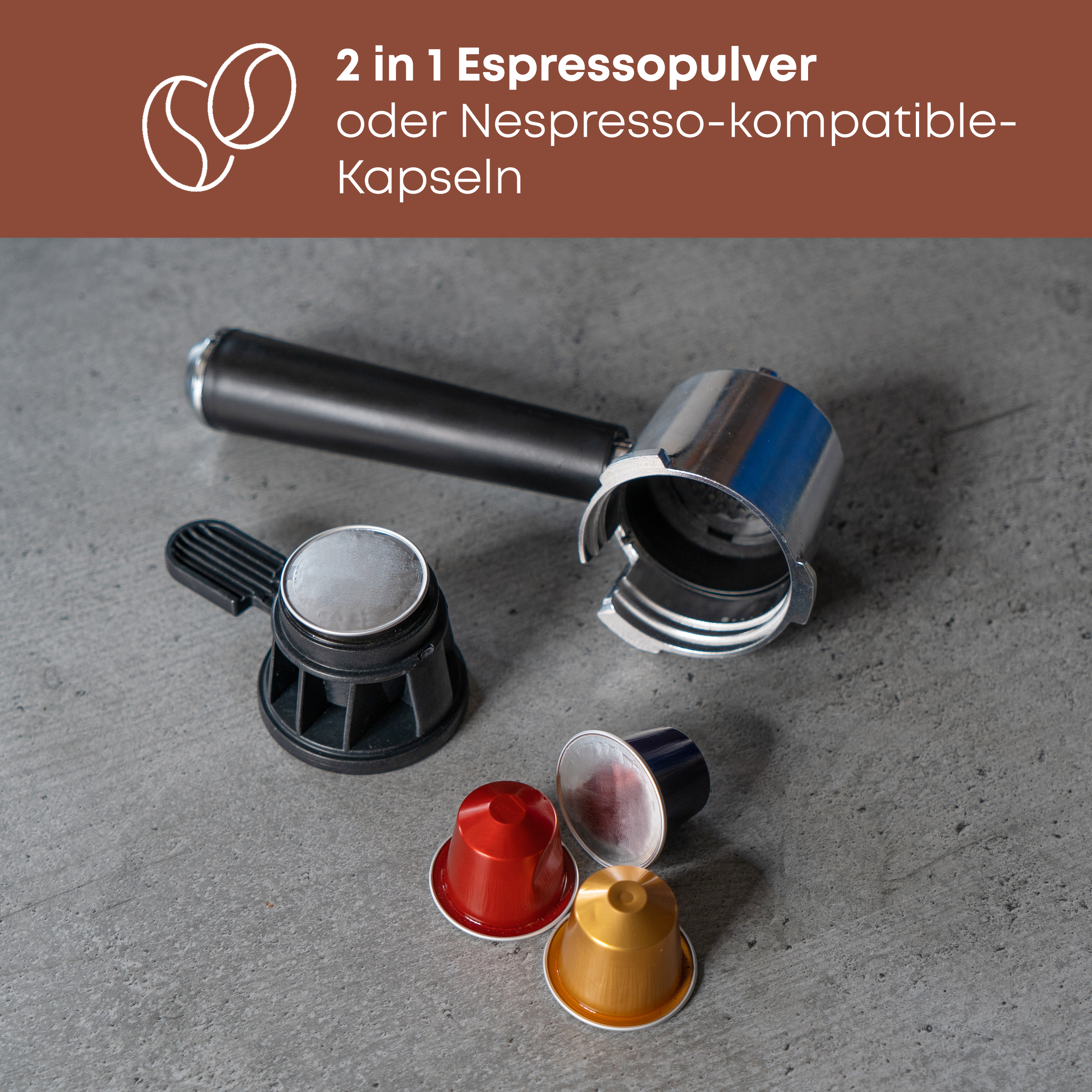 Espressomaschinenteile, einschließlich Kapseln und Siebträger.