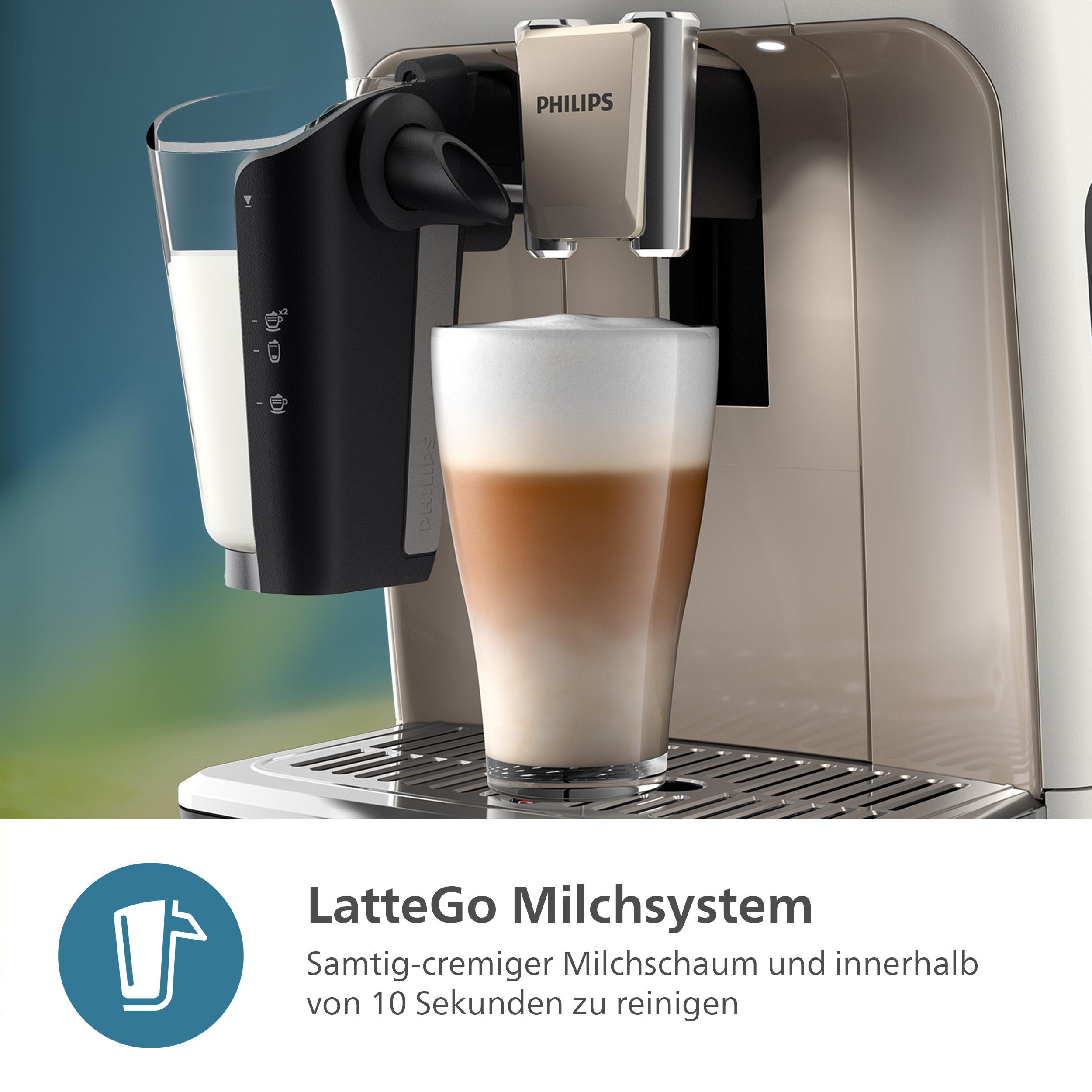 Eine Kaffeemaschine, die einen Latte zubereitet. Zeigt ein Glas mit geschichteter Milch und Kaffee.