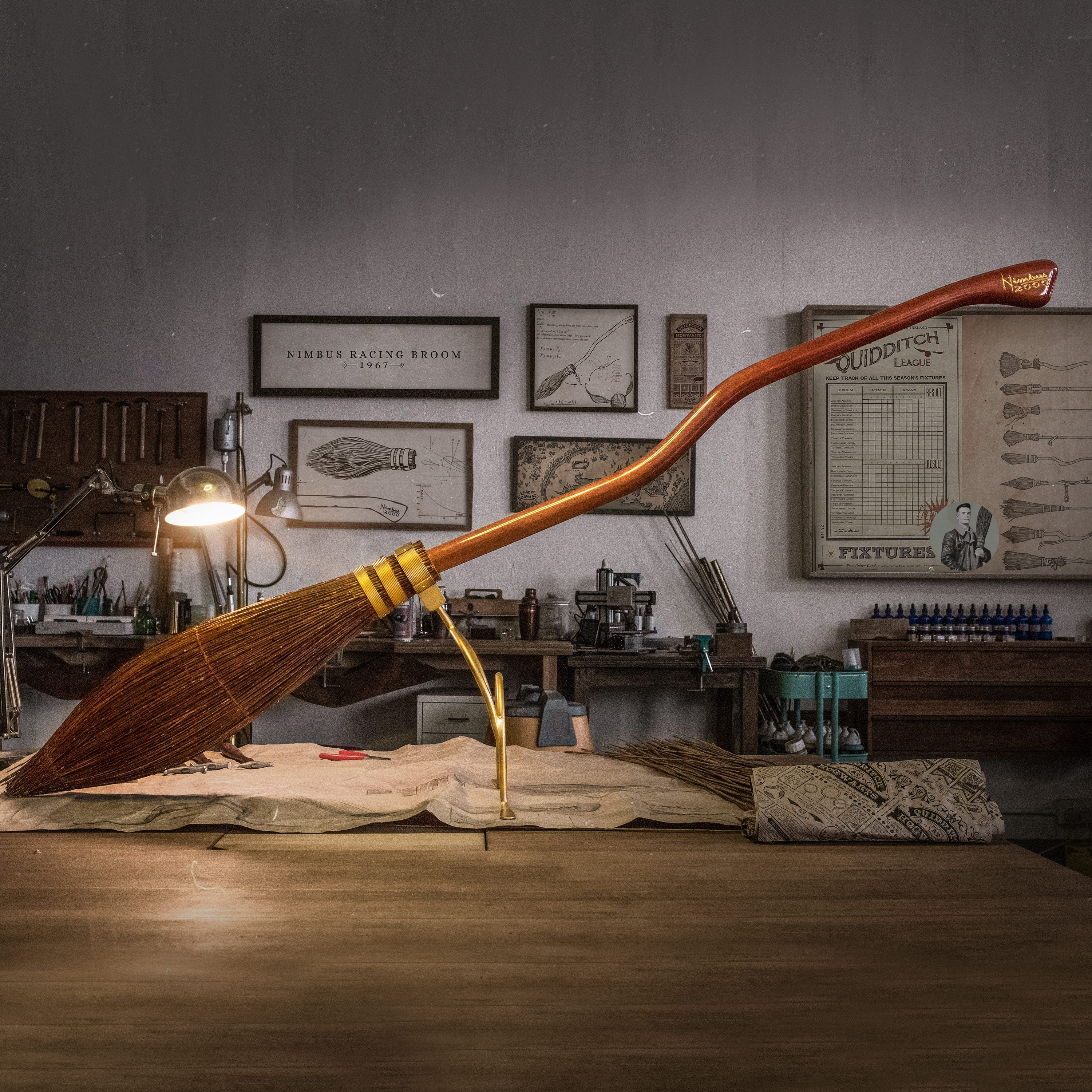 DINI Harry Potter: Nimbus 2000 - Besen (Braun/Gold)