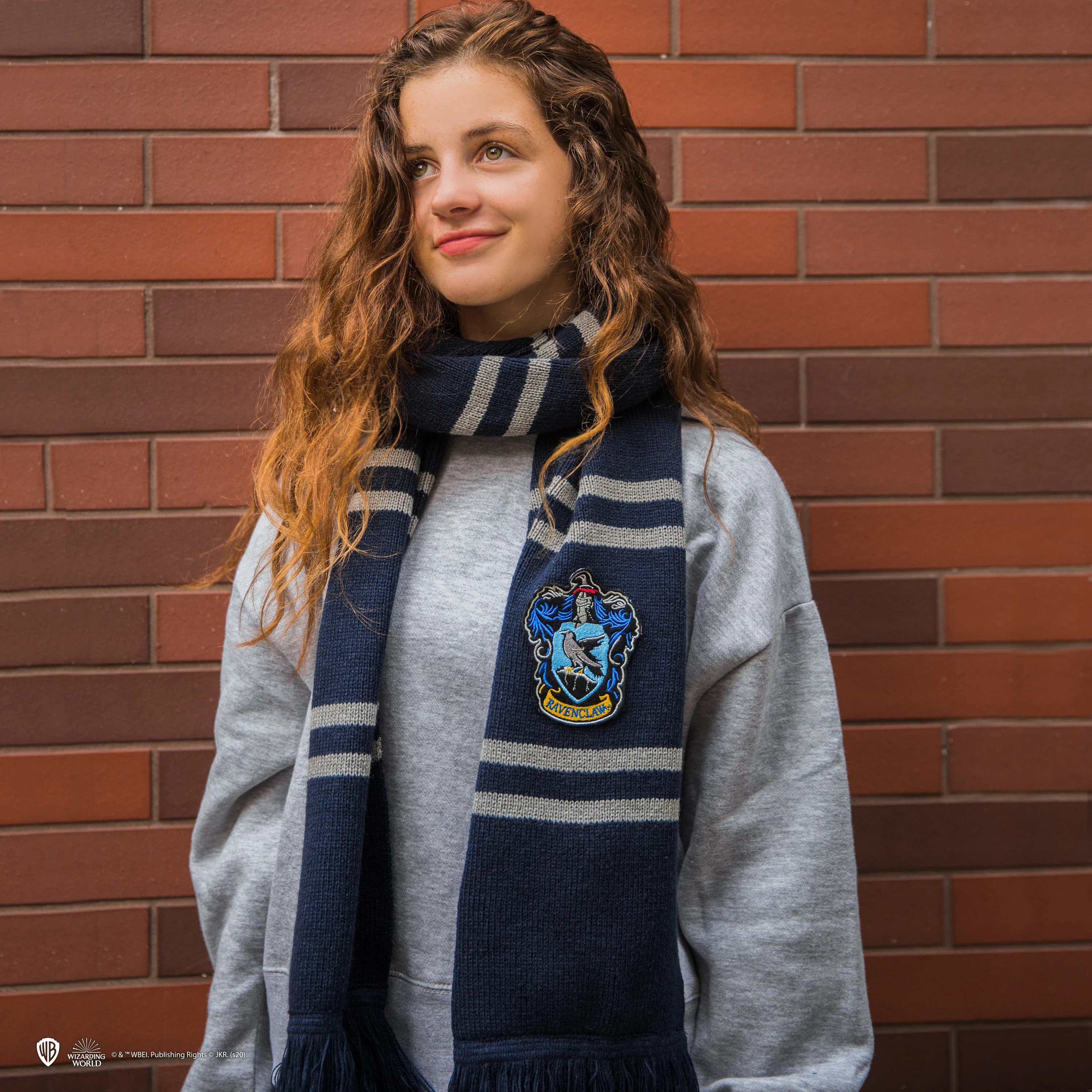 CINEREPLICAS Harry Potter: Deluxe Ravenclaw - Schal (Blau/Grau)