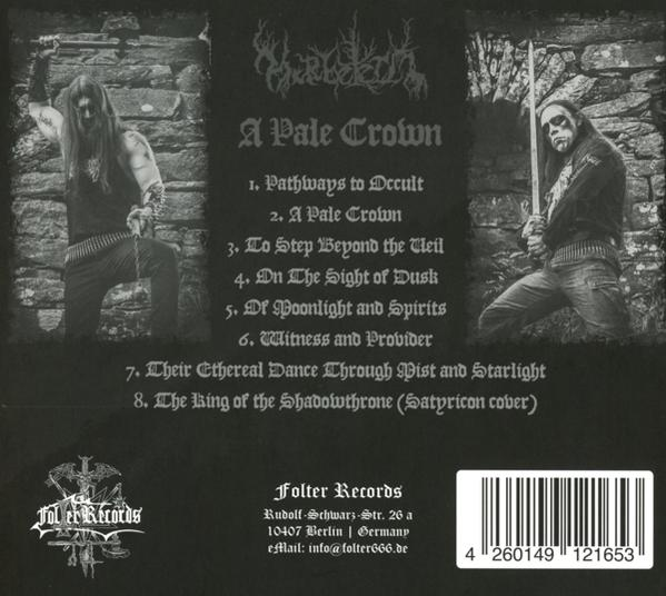 CD-Cover mit Bandmitgliedern und Titelliste. Dunkler Hintergrund mit Text.