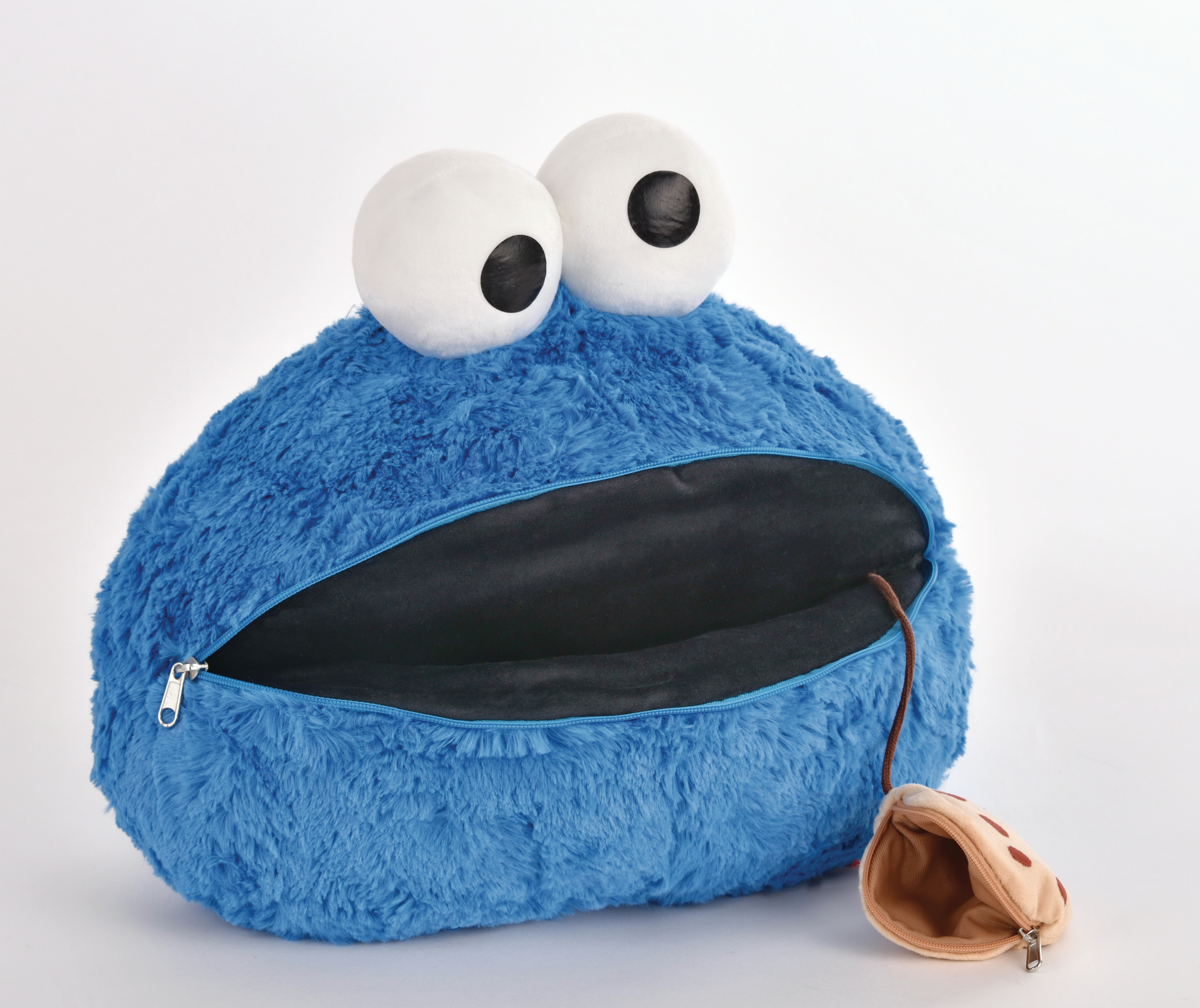 Krümelmonster-Plüschtier mit offenem Mund, zeigt eine Kekskeks-förmige Geldbörse.