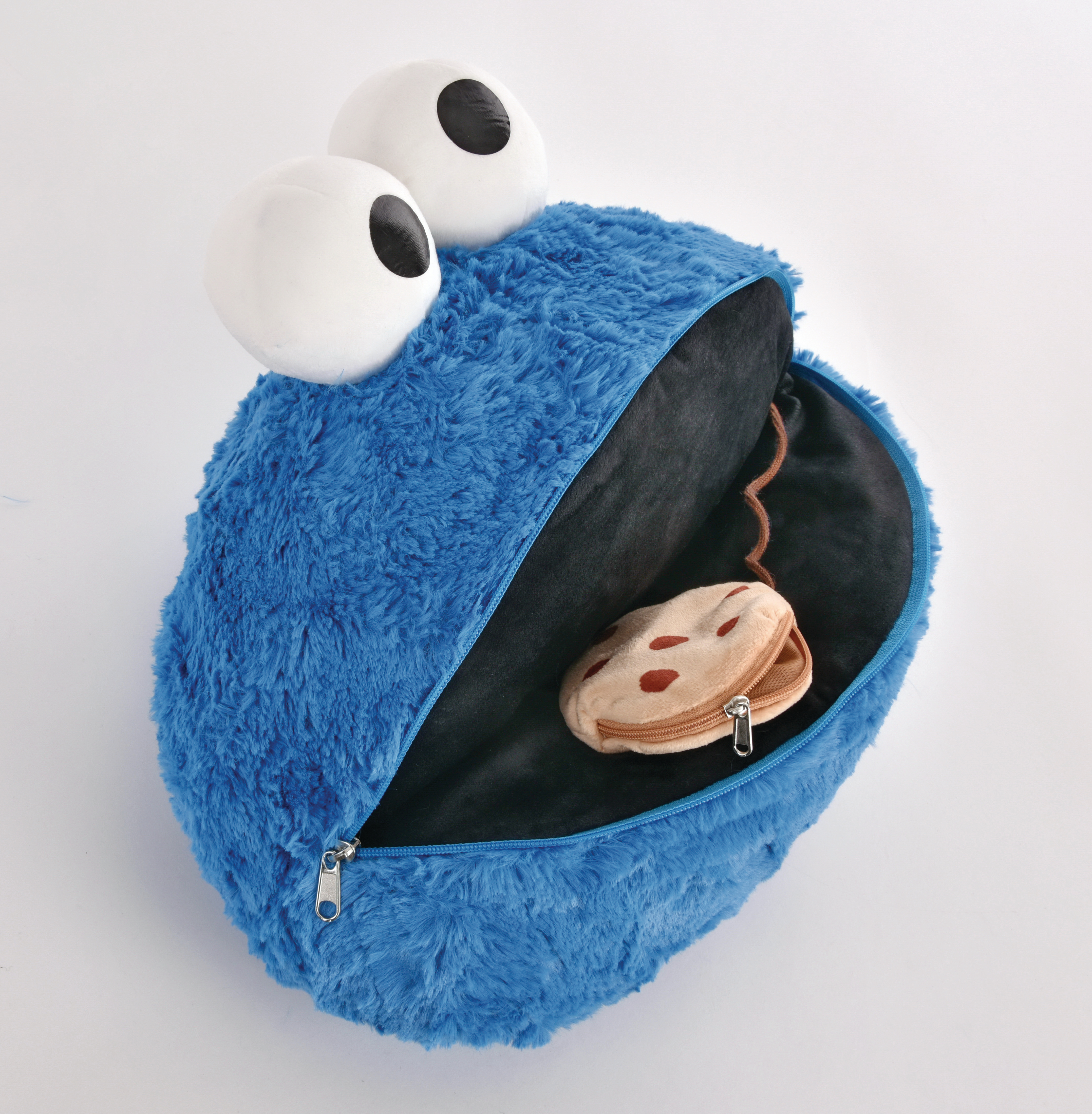 Krümelmonster-Tasche, geöffnet mit Keks.