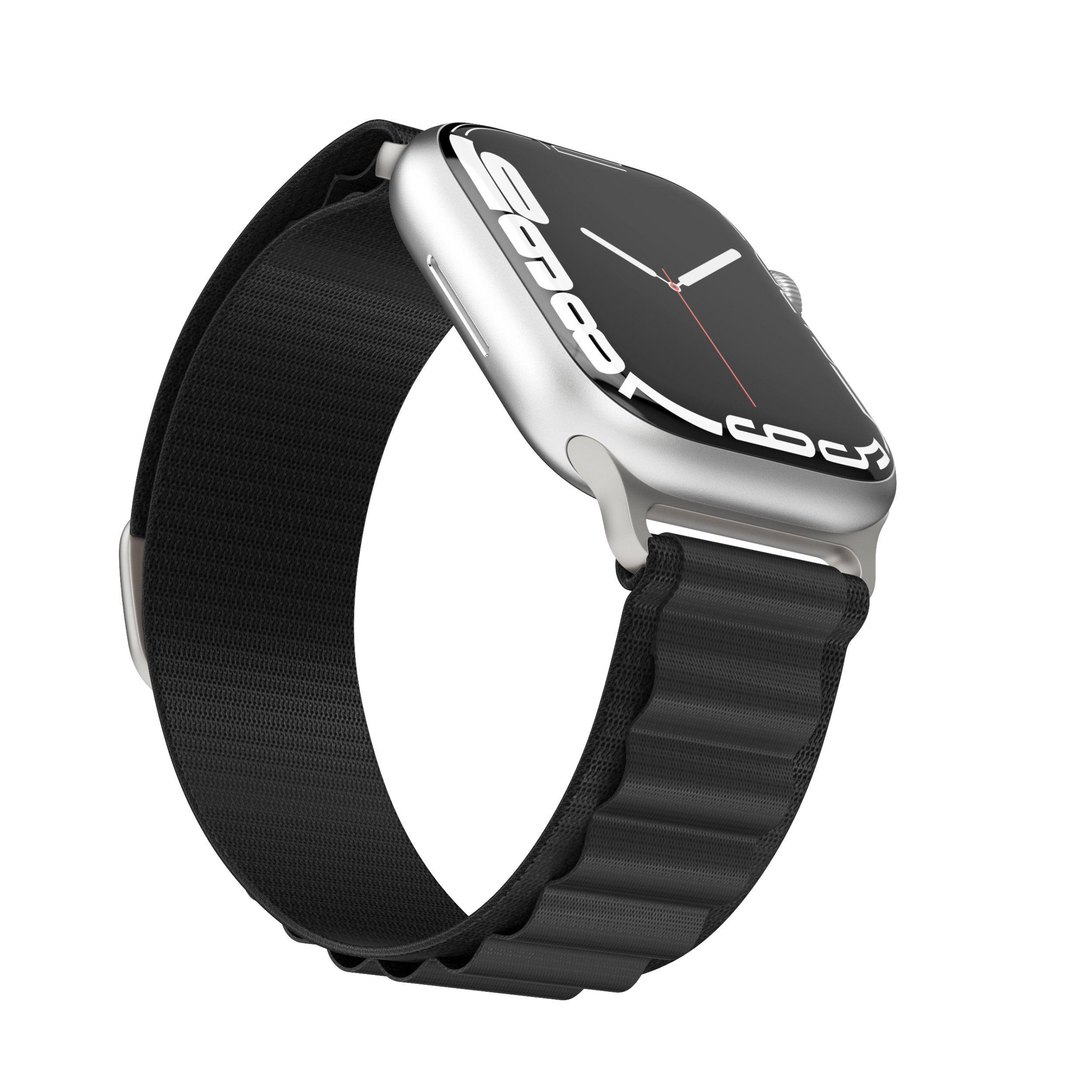Eine silberne Apple Watch mit schwarzem Armband. Die Uhr ist angewinkelt und zeigt den Bildschirm und das Armbanddetail.