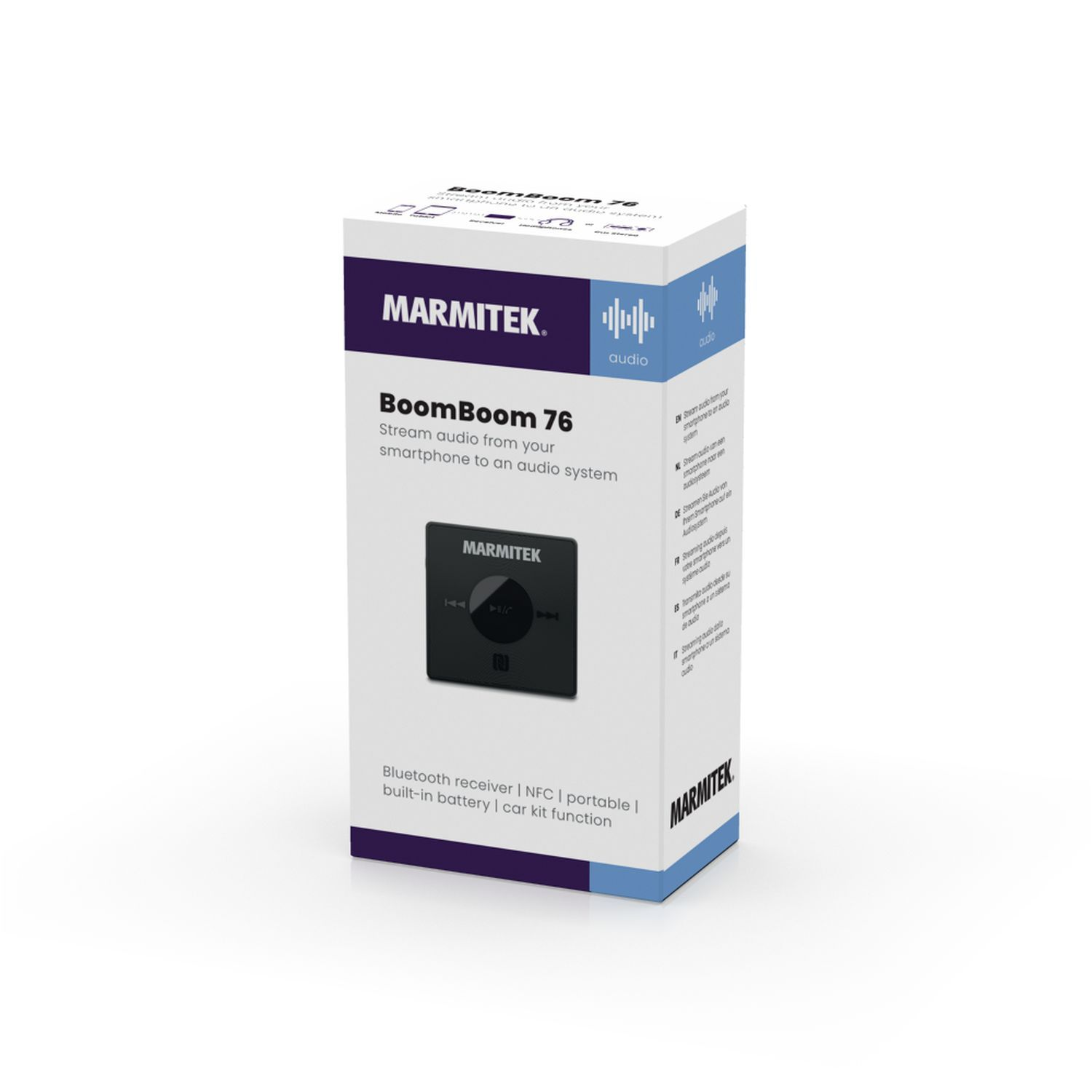 Boîte Marmitek BoomBoom 76 blanche et bleue. Elle possède un récepteur Bluetooth noir avec des boutons de lecture à l'avant.