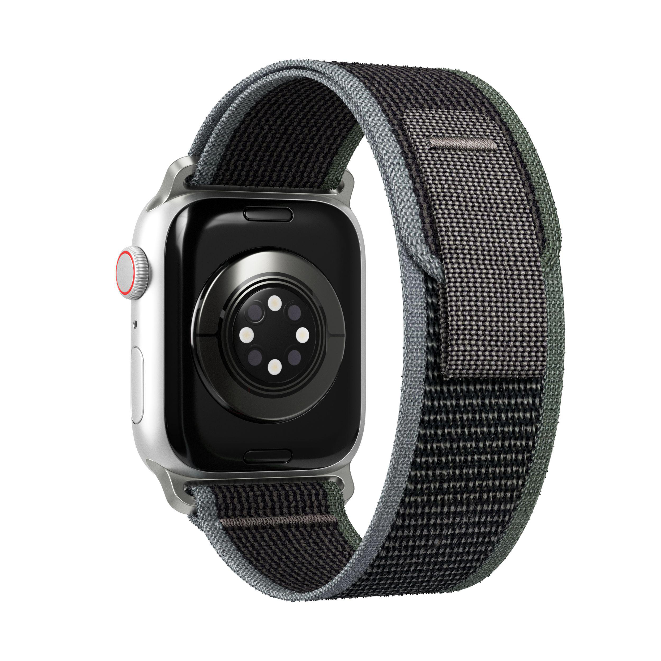 Silberne Apple Watch mit grauem und schwarzem Stoffarmband, Rückseite sichtbar.
