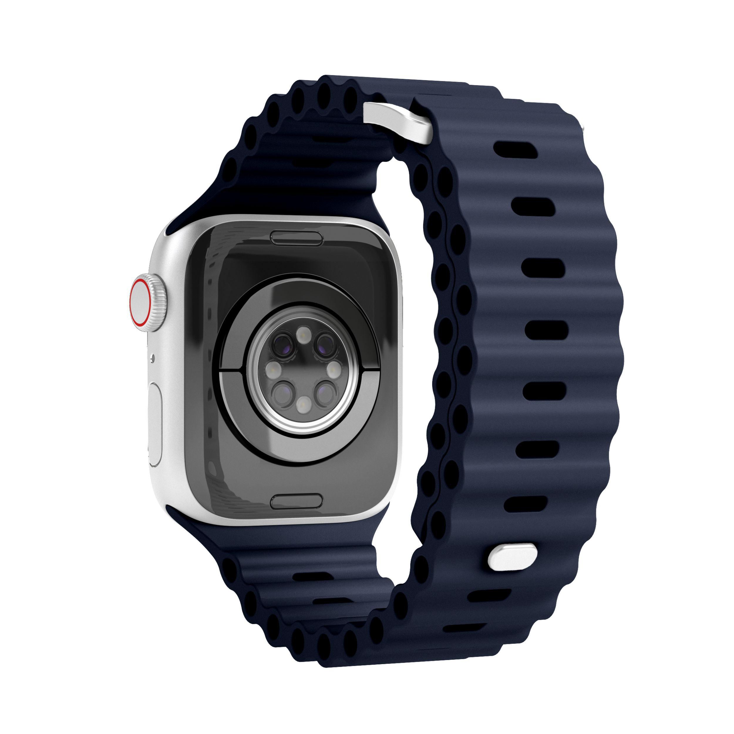 Apple Watch mit blauem Armband.