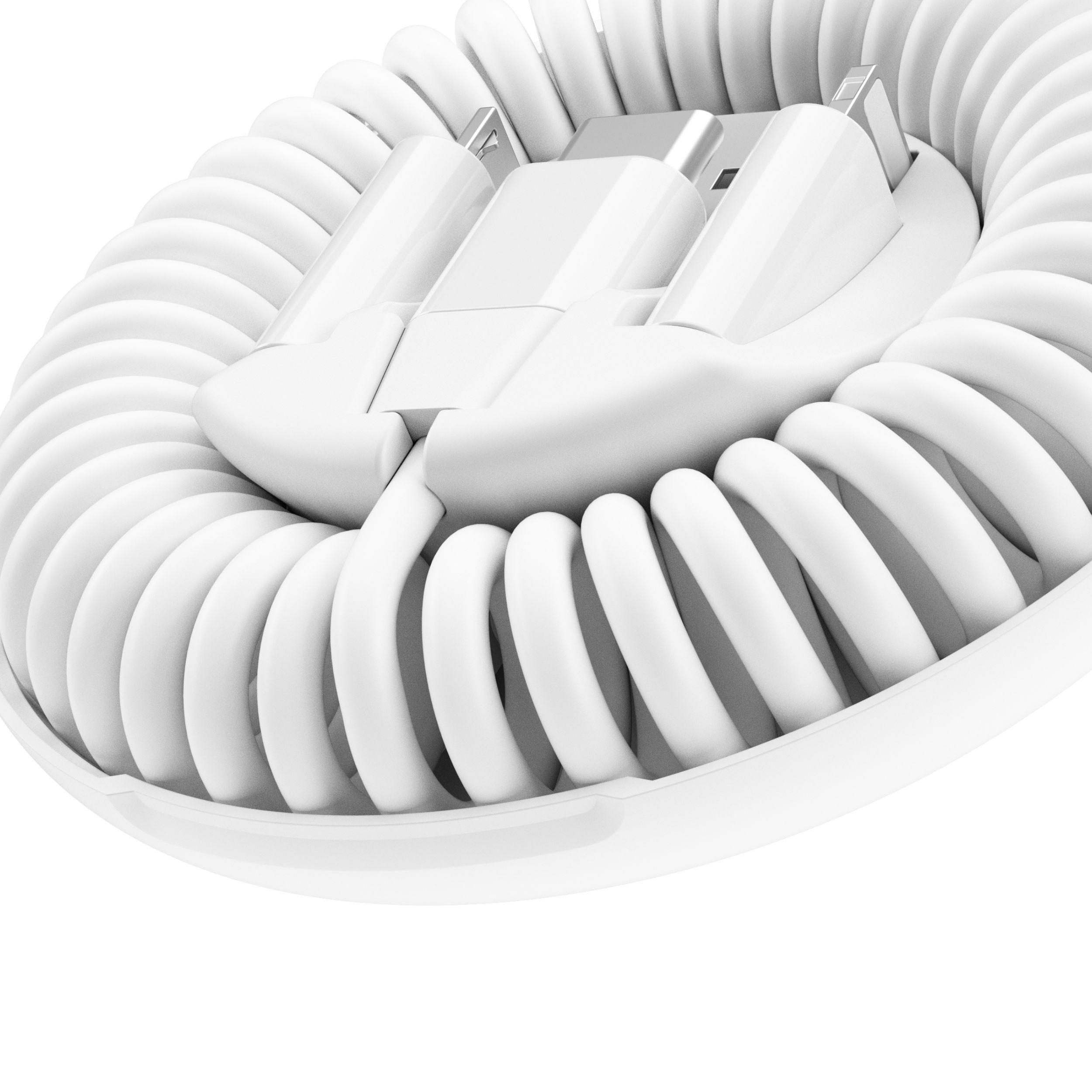 Weißes, gewendeltes Ladekabel mit mehreren Anschlüssen.